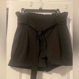 High-Waisted Paperbag shorts